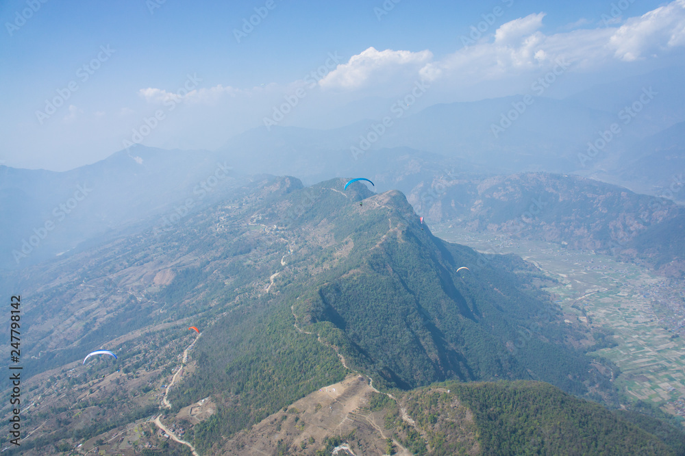 Fototapeta premium Sarankot Pokhara Nepal paragliding