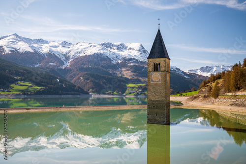Fototapeta Naklejka Na Ścianę i Meble -  Lago di Resia, Italy