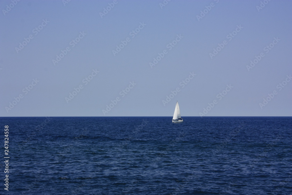 Einsames Segelschiff Einsames Segelschiff