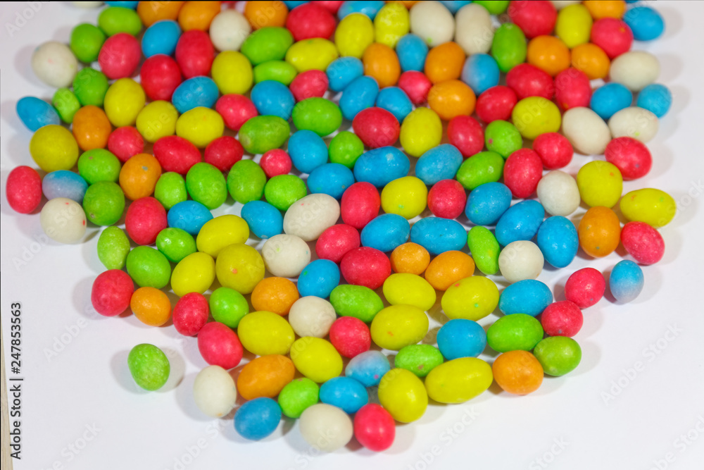 Obraz premium Close up of a assorted jelly beans. Colorful sweet candy background. Shallow depth of field