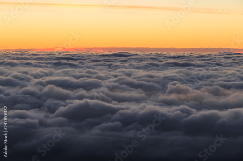 Mare di nuvole all'alba da Cima Grappa, Monte Grappa, Italia © Marco
