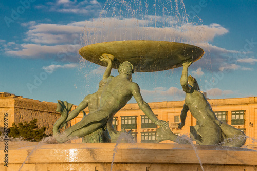 Fontaine des Tritons - La Valette photo