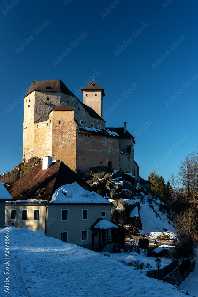Winterimpressionen der Burganlage Rapottenstein im Waldviertel, Österreich