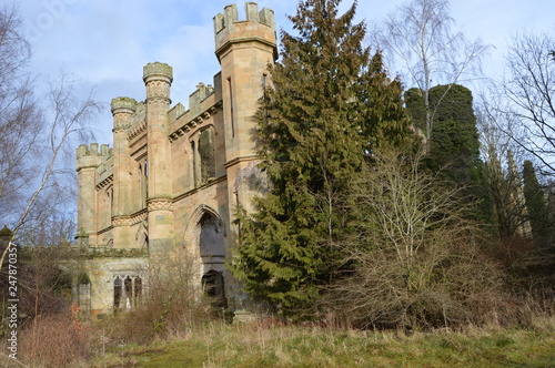 The striking ruins of Crawford Priory, Springfield, Cupar, Fife, extended in early 19th century Fotobehang