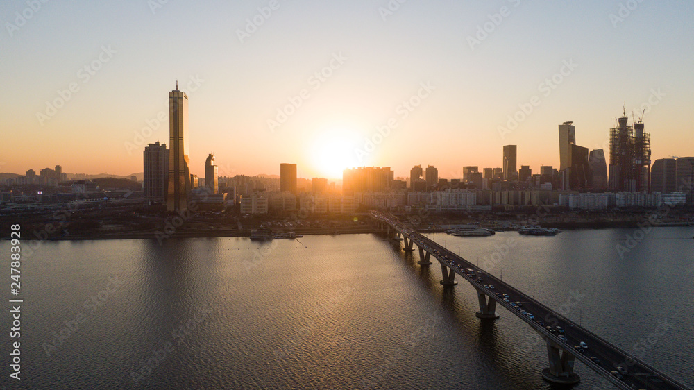 Naklejka premium Seoul taken with a drone, Korea. bridges across the river