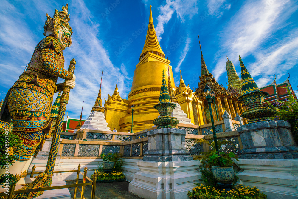 Fototapeta premium Temple of emerald buddha grand palace Wat Pra Keaw