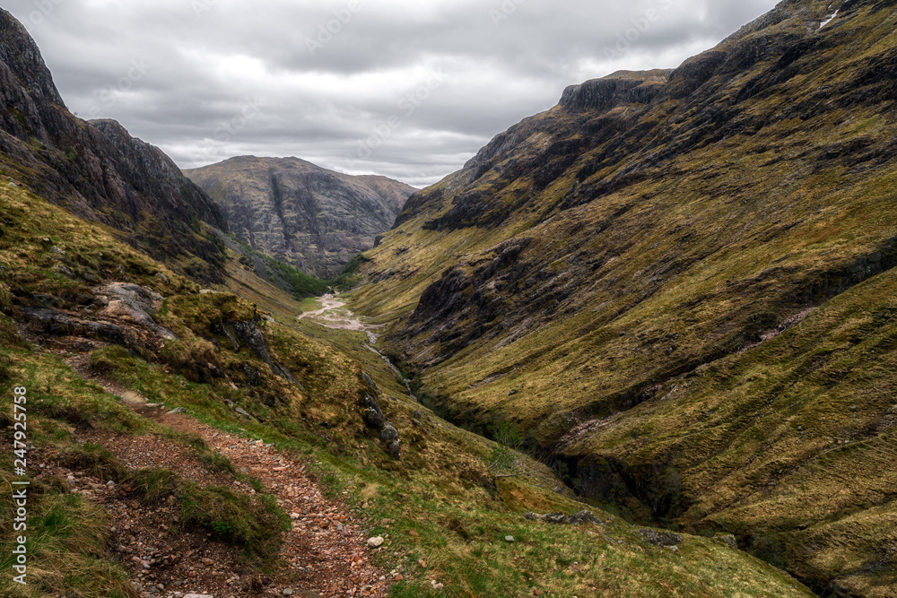 Obraz premium Lost Valley in Scotland