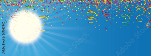 Blauer Himmel mit Sonne und buntem Konfetti