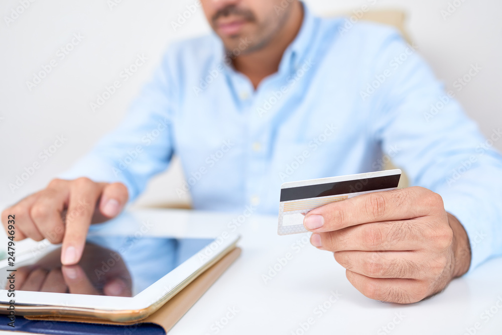 Man shopping online Man shopping online