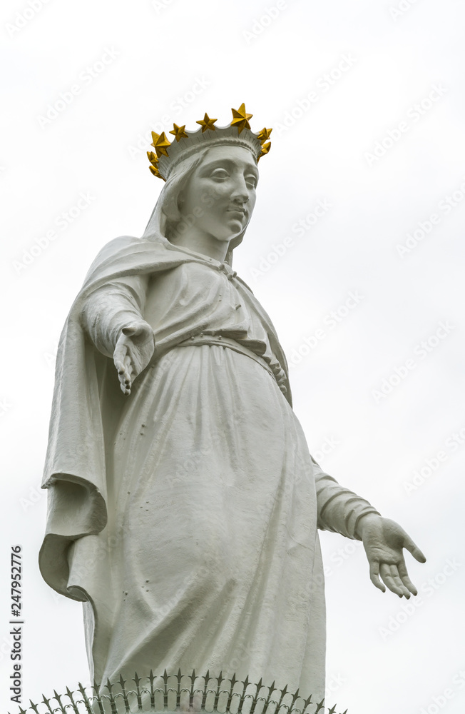 Obraz premium Our Lady of Lebanon statue in Harissa