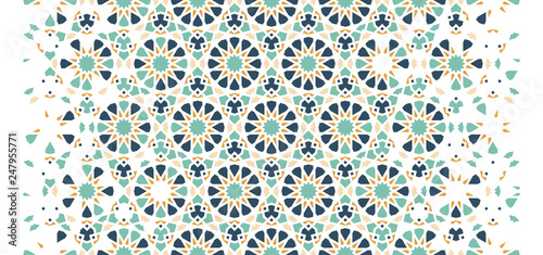 Arabesque vector seamless pattern. Geometric halftone texture with color tile disintegration or breaking - Vector 