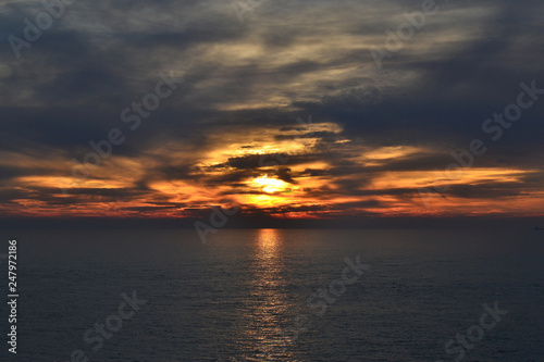 coucher de soleil à l'ouest, Cap Blanc Nez, Côte d'Opale, Pas de Calais, Nord, France © Céline