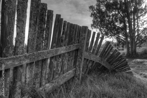 Old Fence rustic © Joshua