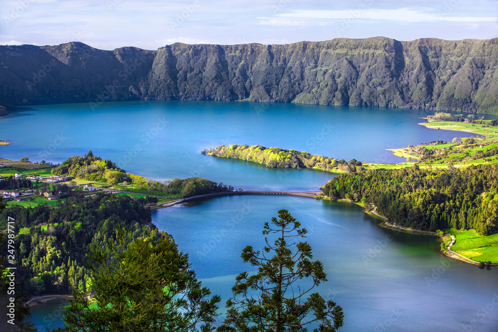 Fototapeta premium lake in the crater of the volcano on the Azores