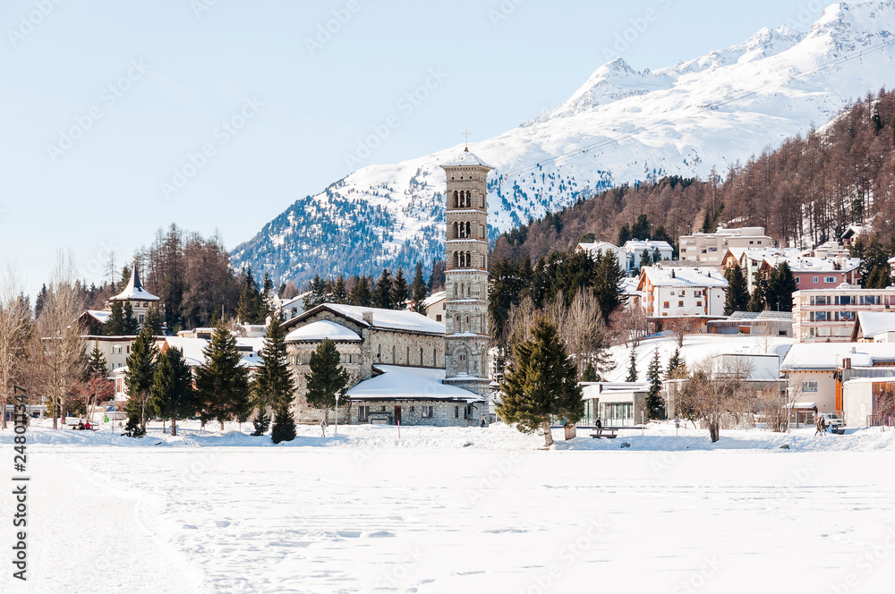St. Moritz, St. Karl Borromäus, Kirche, St. Moritzersee, Oberengadin, Winter, Winterwanderung, Wintersport, Alpen, Graubünden, Schweiz