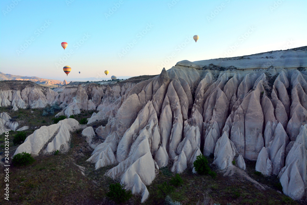 Lot balonem nad Kapadocją, Turcja - obrazy, fototapety, plakaty 