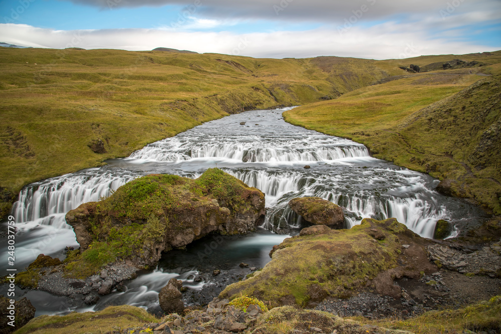 Fototapeta premium Hiking around Skogafoss