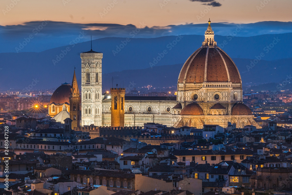 Florence Duomo light up at night