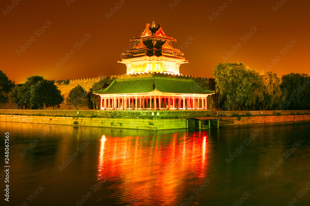 Obraz premium Night lighting corner towers of the Forbidden City. Beijing, China.
