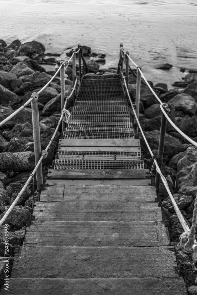 Obraz premium Escaleras al mar