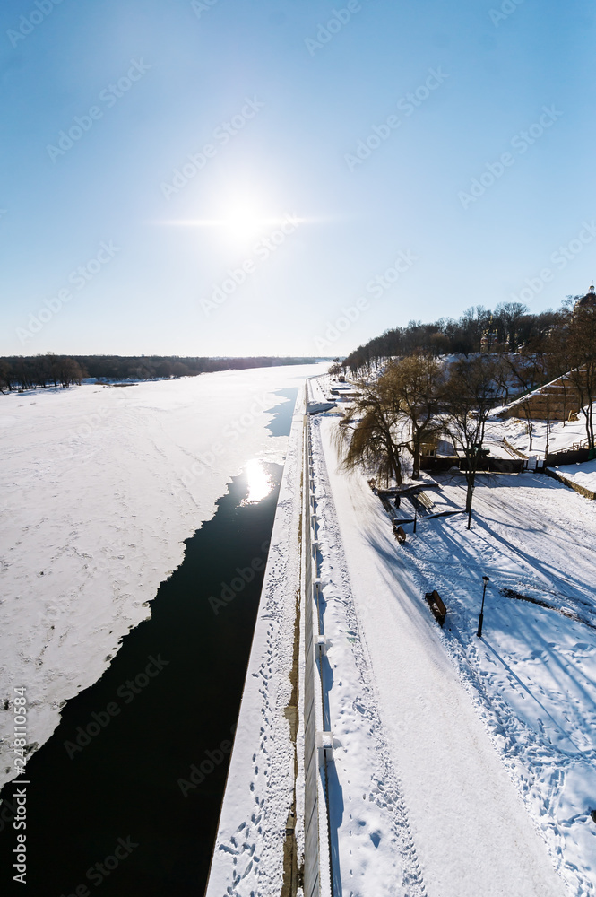 Obraz premium Aerial Winter Landscape in city park
