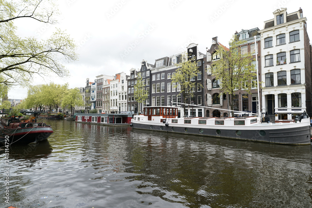 Canl et péniche Amsterdam