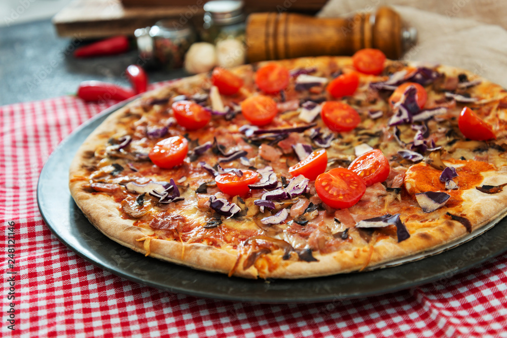 pizza cooked with standard cooked ham and mushrooms