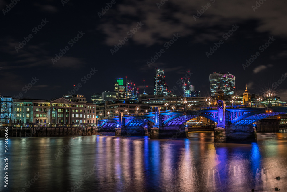 Fototapeta premium London Southwork Bridge