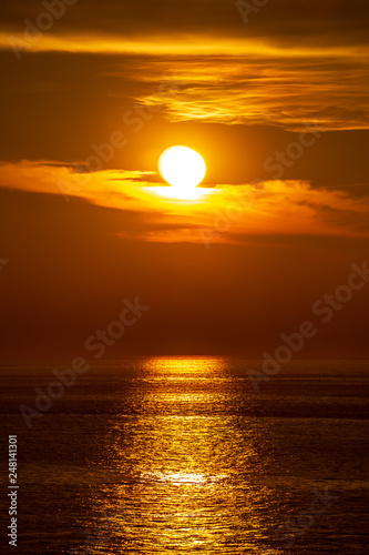 Fototapeta Naklejka Na Ścianę i Meble -  夕陽と海面