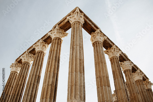 Templo Romano de Évora photo