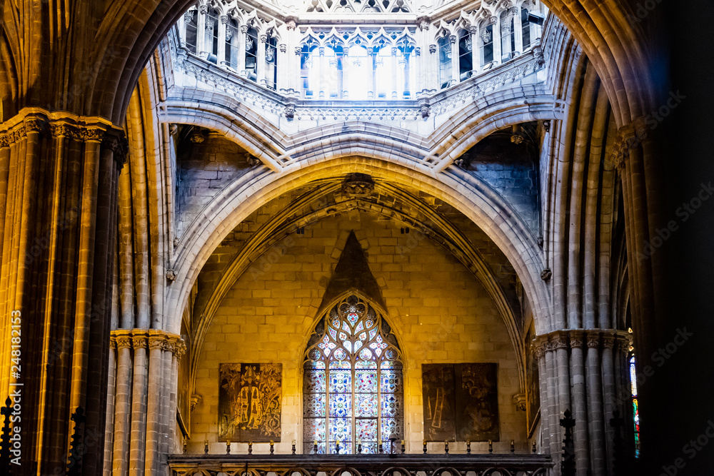 Obraz premium Intérieur de la cathédrale Sainte Eulalie, Barcelone