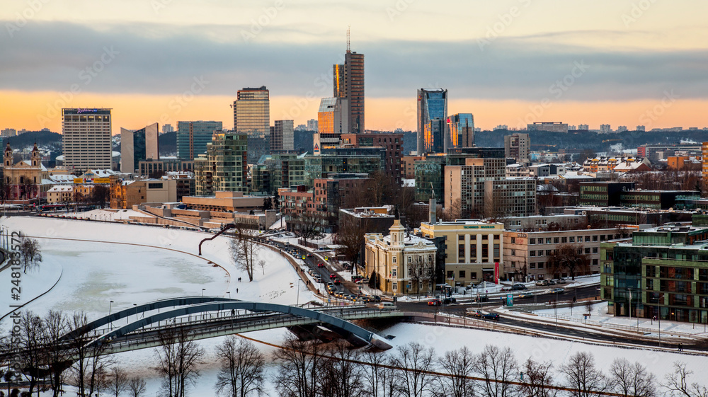 Naklejka premium Wilno wieczorem