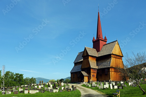 Ringebu Stabkirche mit Friedhof photo