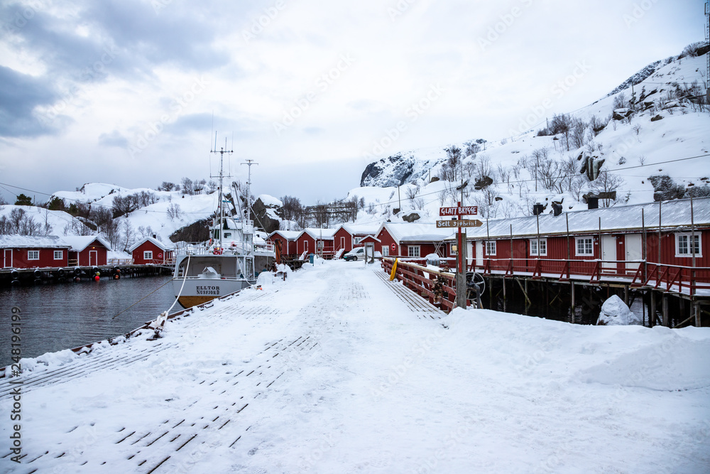 Naklejka premium rostads rorbuer (fisherman's house), Nusfjord, a fishing village, Nordland county, Lofoten Islands, Norway