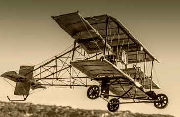 Acrylglasbilder Alte Flugzeuge Vintage Doppeldecker Modellflugzeug  © Shmel