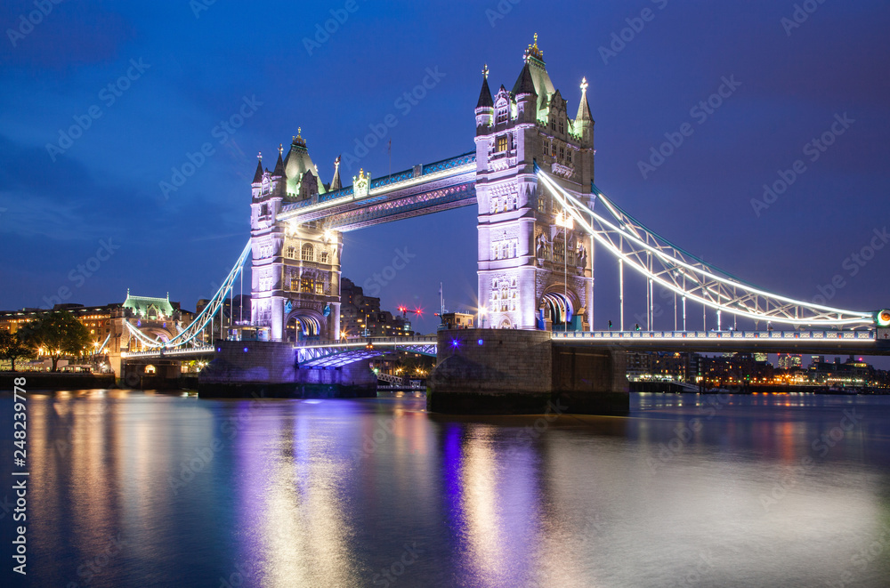 Obraz premium tower bridge at night, London, UK