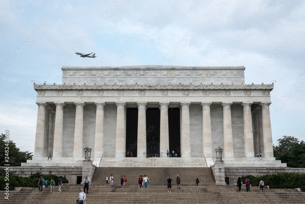 Obraz premium The Lincoln memorial in Washington DC early morning