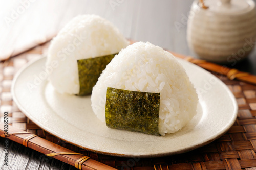 おにぎり　Japanese rice ball photo