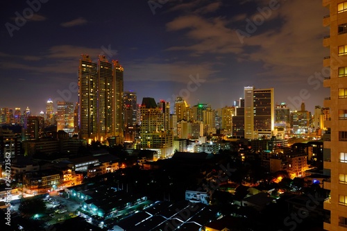 バンコクの高級住宅街スクンビットソイの夜景