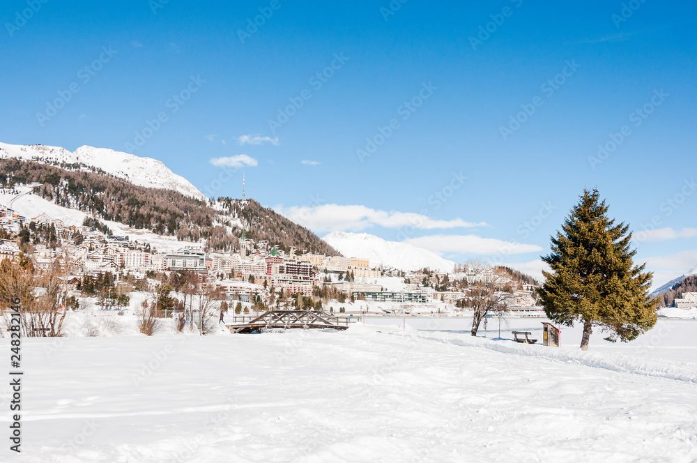 St. Moritz, St. Moritzersee, Engadiner Dorf, Oberengadin, Winter, Wintersport, Alpen, Graubünden, Schweiz