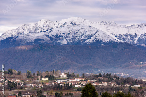 Winter panorama between Cassacco and Tricesimo. From the hills to the snow-capped mountains. Sunrise © Nicola Simeoni