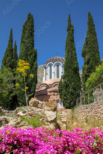 Kloster Nea Moni mit Buganvillea, Chios, Griechenland photo