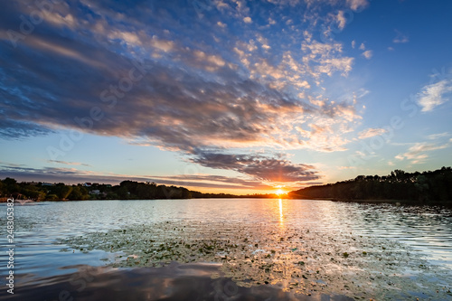 Amazing dusk at lake with d...
