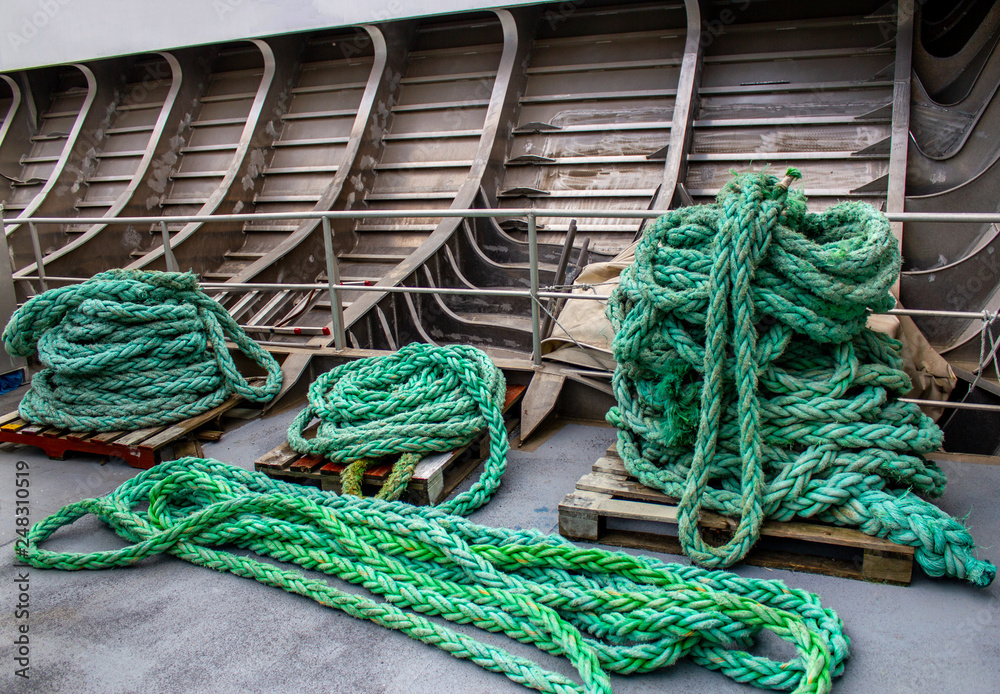 Ship rope stack