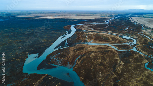 Abstrakter Flusslauf in Island aus der Luft photo