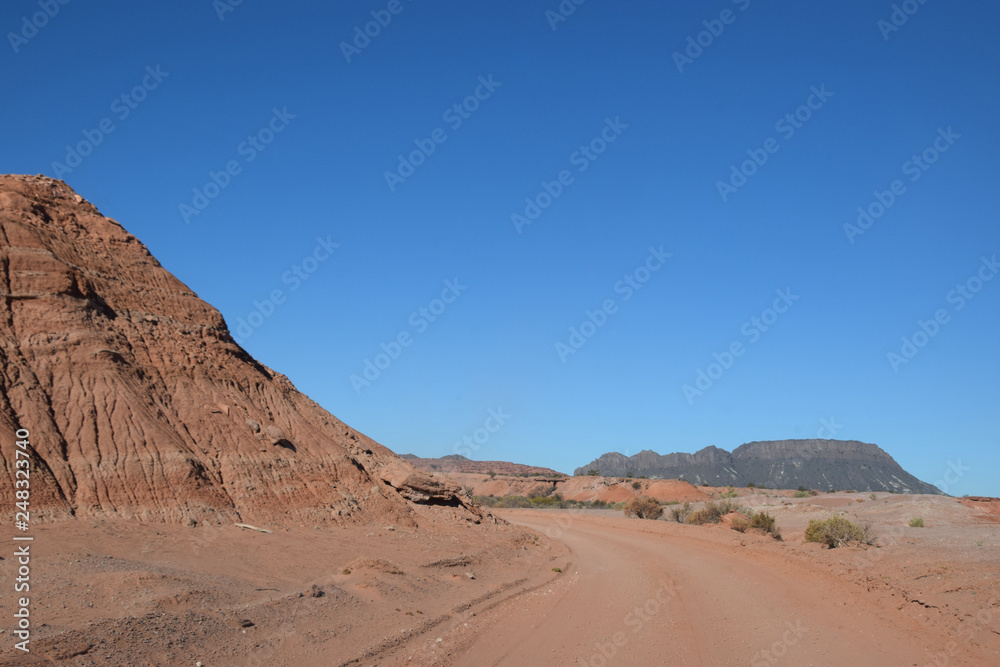 Wüstenpiste im Ischigualasto Naturpark/Argentinien