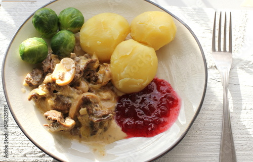 Potatoes and reindeer stew