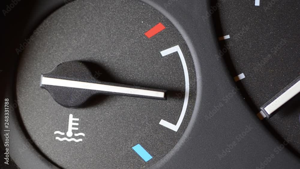 engine temperature indicator on the car dashboard.Motor temperature sensor auto