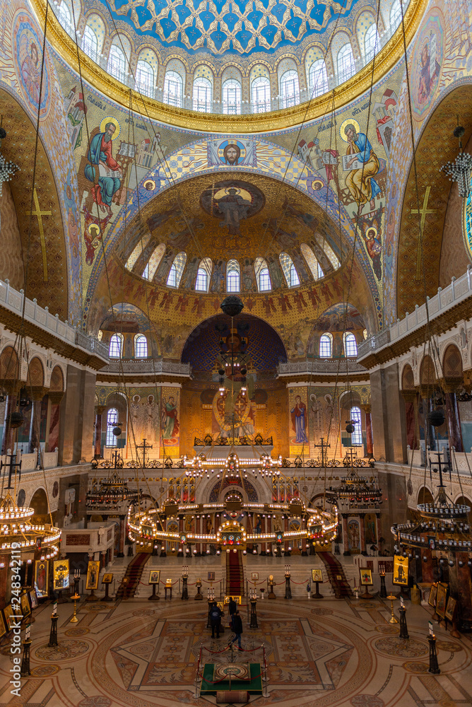 Fototapeta premium Russia, Saint-Petersburg, Kronstadt - February 07, 2019: Interior of the Naval Cathedral of St. Nicholas in Kronstadt, Saint-Petersburg, Russia
