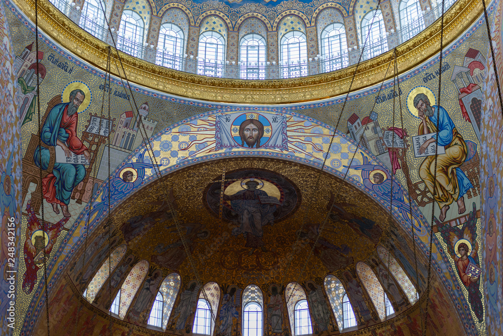 Naklejka premium Russia, Saint-Petersburg, Kronstadt - February 07, 2019: Interior of the Naval Cathedral of St. Nicholas in Kronstadt, Saint-Petersburg, Russia